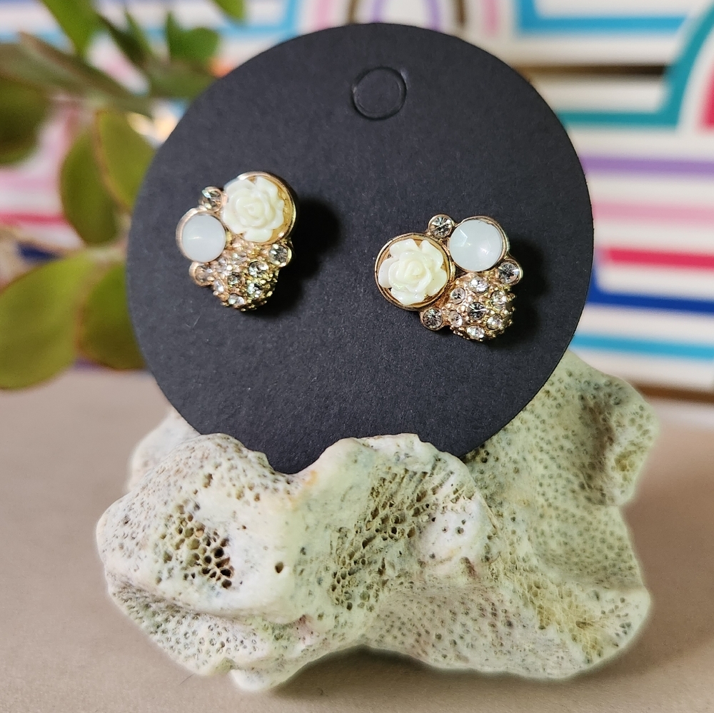 Small White Rose and Sparkle Earring